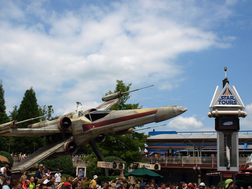 Star Tours: L'Aventure Continue